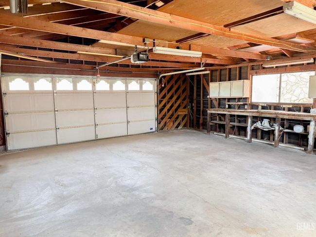 297 Pine St, House other with 3 bedrooms, 3 bathrooms and null parking in Shafter CA | Image 28