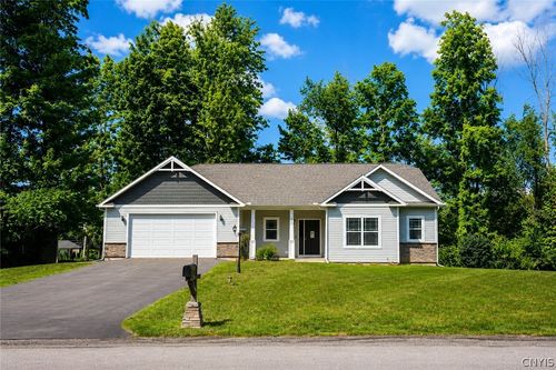 7924 Springwoods Cir, Lysander, NY, 13027-9543 | Card Image