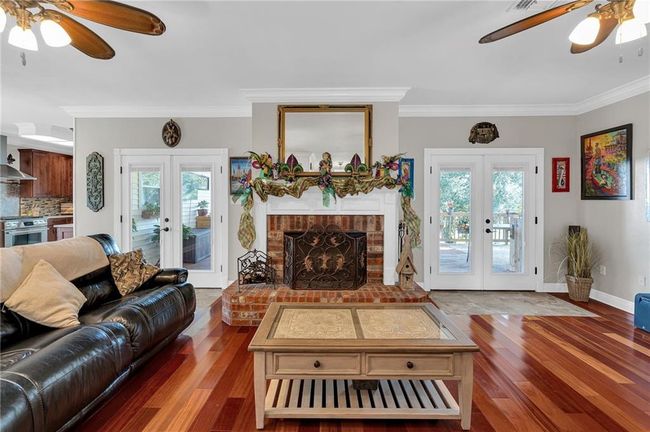 Living Room | Image 7