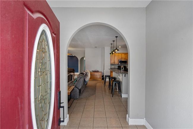 View of tiled entryway | Image 11