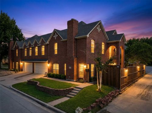620 Belle Place, Fort Worth, TX, 76107 | Card Image
