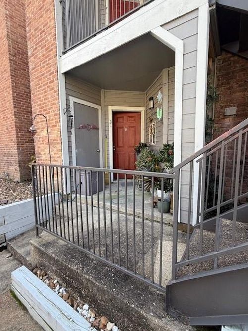 apt-e3-2402 Sycamore Ave, Huntsville, TX, 77340-6145 | Card Image