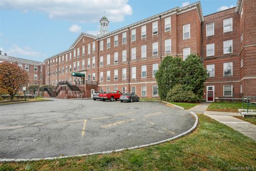 3208 Villa At The Woods, Peekskill, NY, 10566-4932 | Card Image