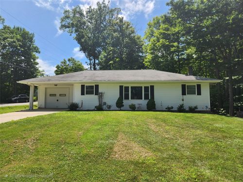 70 Robison Rd, Erie, PA, 16509-5418 | Card Image