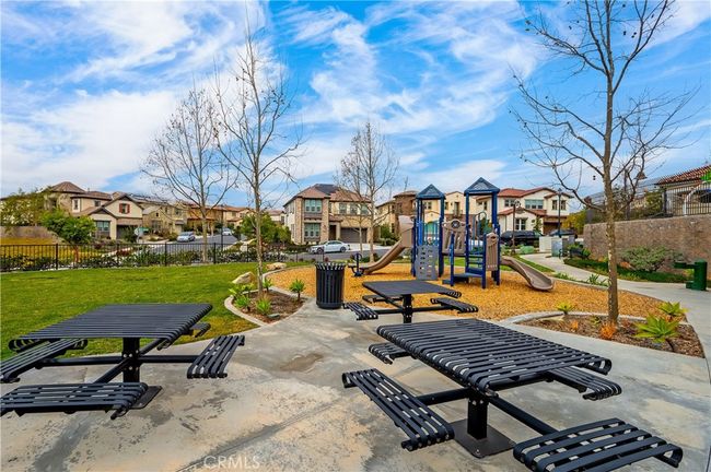 407 Coyote Pass, Condo with 3 bedrooms, 4 bathrooms and 2 parking in Lake Forest CA | Image 53