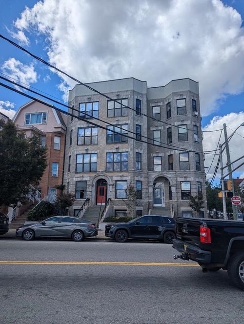 23-963 Boulevard E, Weehawken, NJ, 07086-7116 | Card Image