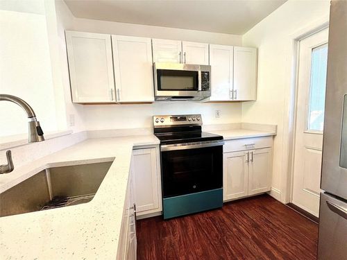 111-5001 W Oakland Park Blvd, Lauderdale Lakes, FL, 33313-7901 | Card Image