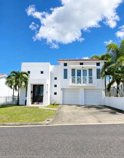 J-10 Calle #7 Urb. Hacienda Real, Carolina, PR, 00987 | Card Image