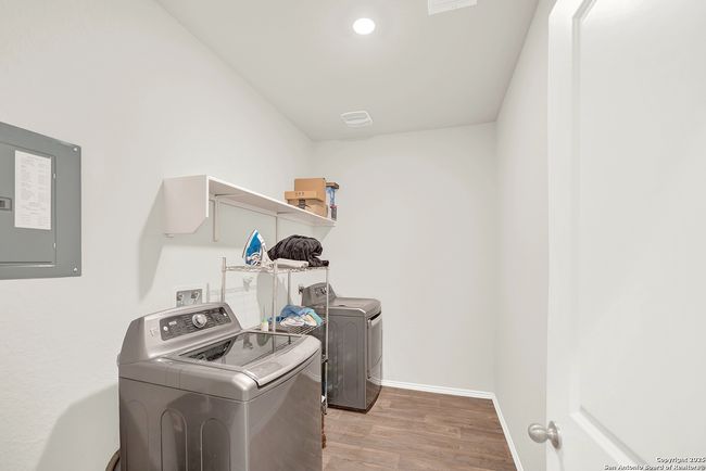 201 Legendary Trail Loop, House other with 5 bedrooms, 3 bathrooms and null parking in Floresville TX | Image 19