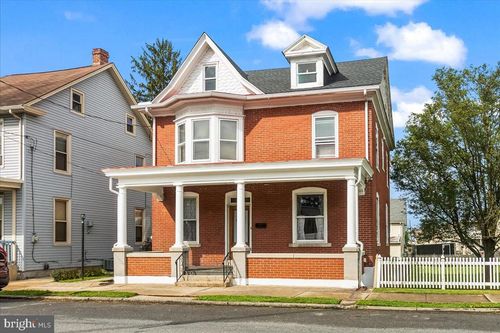 27 N Center St, CLEONA, PA, 17042-2302 | Card Image