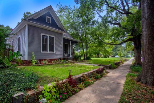 1015 Rock St, Little Rock, AR, 72202-5110 | Card Image
