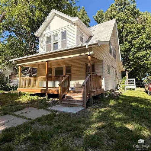 514 N 5th St, Manhattan, KS, 66502-5806 | Card Image