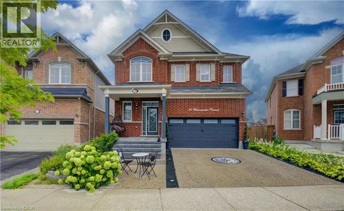 39 Wannamaker Crescent, Cambridge, ON, N3E0C5 | Card Image