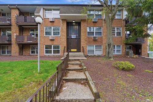 apt-a-170 Kearsing Pkwy, Monsey, NY, 10952-2254 | Card Image