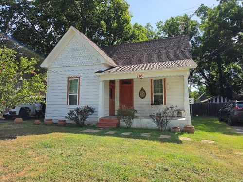 736 N Robinson St, Cleburne, TX, 76031-3931 | Card Image