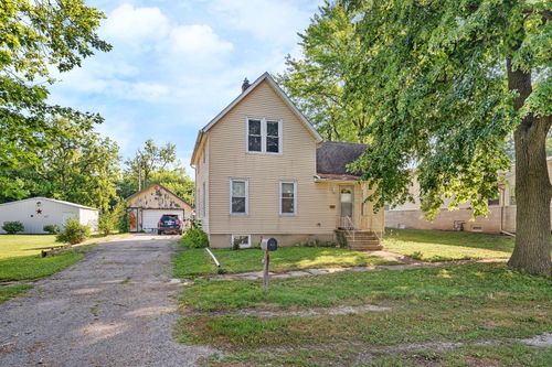 309 E Elk St, Odell, IL, 60460-9409 | Card Image