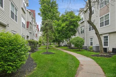 152 Prestwick Way, Townhouse with 3 bedrooms, 2 bathrooms and null parking in Edison NJ | Image 2