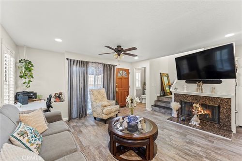 121-22617 Copper Hill Dr, Santa Clarita, CA, 91350-3963 | Card Image