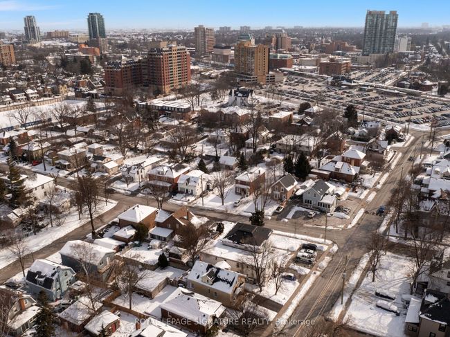 48 David St, Home with 10 bedrooms, 10 bathrooms and 11 parking in Brampton ON | Image 42