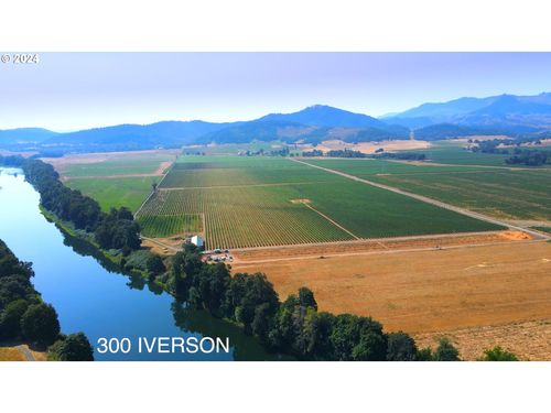 300 Iverson Rd, Umpqua, OR, 97486-9608 | Card Image