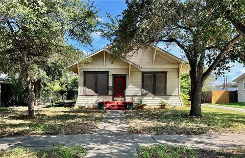 518 E Kenedy Ave, Kingsville, TX, 78363-5665 | Card Image