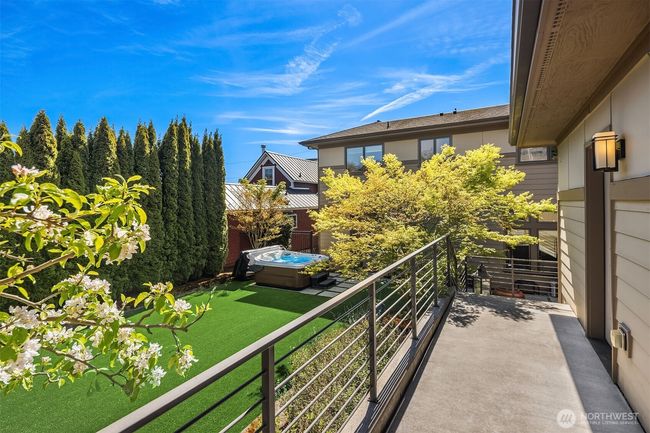 212 5 Th Ave W, House other with 4 bedrooms, 4 bathrooms and 4 parking in Kirkland WA | Image 36
