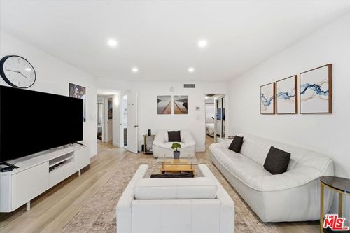 26-5414 Newcastle Ave, Encino, CA, 91316-4245 | Card Image