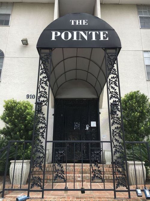apt-61-910 Duncan Ln, Austin, TX, 78705-2638 | Card Image