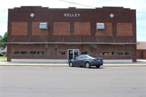 214 S Washington Ave, Iola, KS, 66749-3253 | Card Image