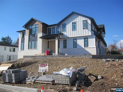 316 Bolz St, Englewood Cliffs, NJ, 07632-1639 | Card Image