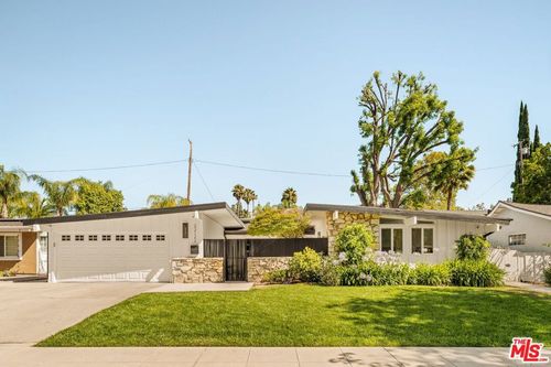 23122 Bigler St, Woodland Hills, CA, 91364-2707 | Card Image