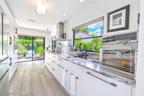 877 Reef Point Cir, NAPLES, FL, 34108-8770 | Card Image