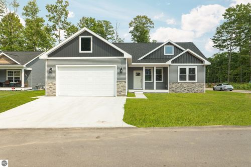 2207 Cottonwood Ave, Grawn, MI, 49637-8512 | Card Image
