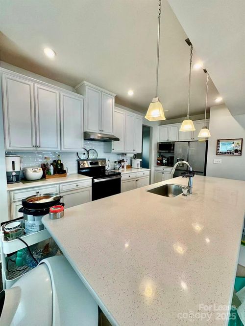 4735 Green Mountain Dr, Charlotte, NC, 28215-2267 | Card Image