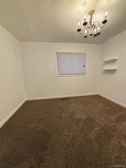 6375 Helen St, Garden City, MI, 48135-2522 | Card Image