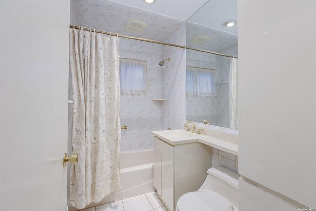 2 Edge Ln, House other with 4 bedrooms, 2 bathrooms and null parking in Wantagh NY | Image 8