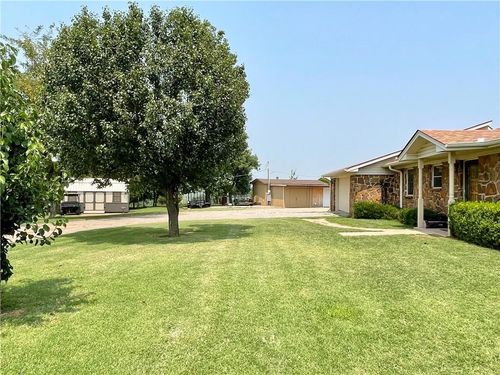 3595 Highway 81, Ninnekah, OK, 73067-3042 | Card Image