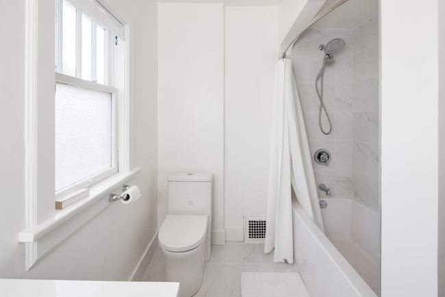 1121 W 16th Ave, House other with 8 bedrooms, 3 bathrooms and 2 parking in Vancouver BC | Image 24