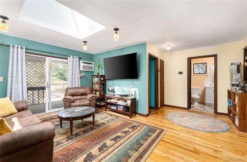 16 Daisy Pl, Selden, NY, 11784-3126 | Card Image