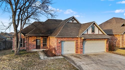 1211 E 135th St S, Glenpool, OK, 74033-2208 | Card Image