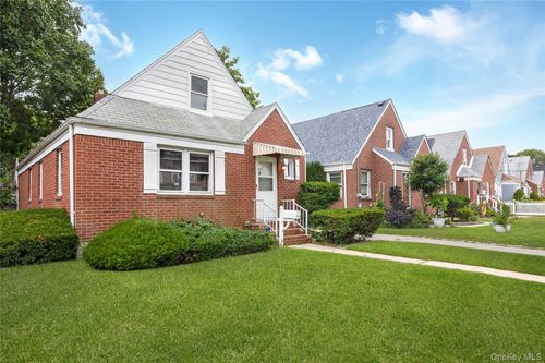 203 Rutland Rd, Hempstead, NY, 11550-5320 | Card Image