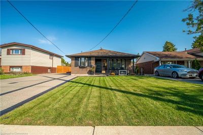 1149 Mohawk Rd E, House other with 3 bedrooms, 2 bathrooms and 5 parking in Hamilton ON | Image 3