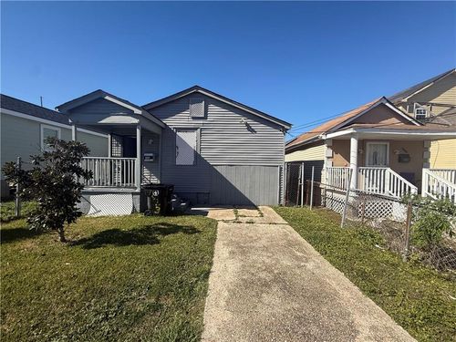 2006 Clouet St, New Orleans, LA, 70117-6812 | Card Image