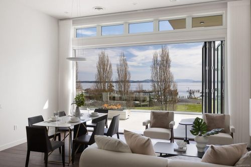 401-9570 5th St, Sidney, BC, V8L2W5 | Card Image