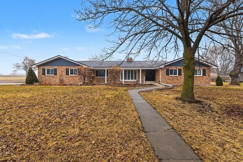 801 6th Ave Se, Pipestone, MN, 56164-1717 | Card Image