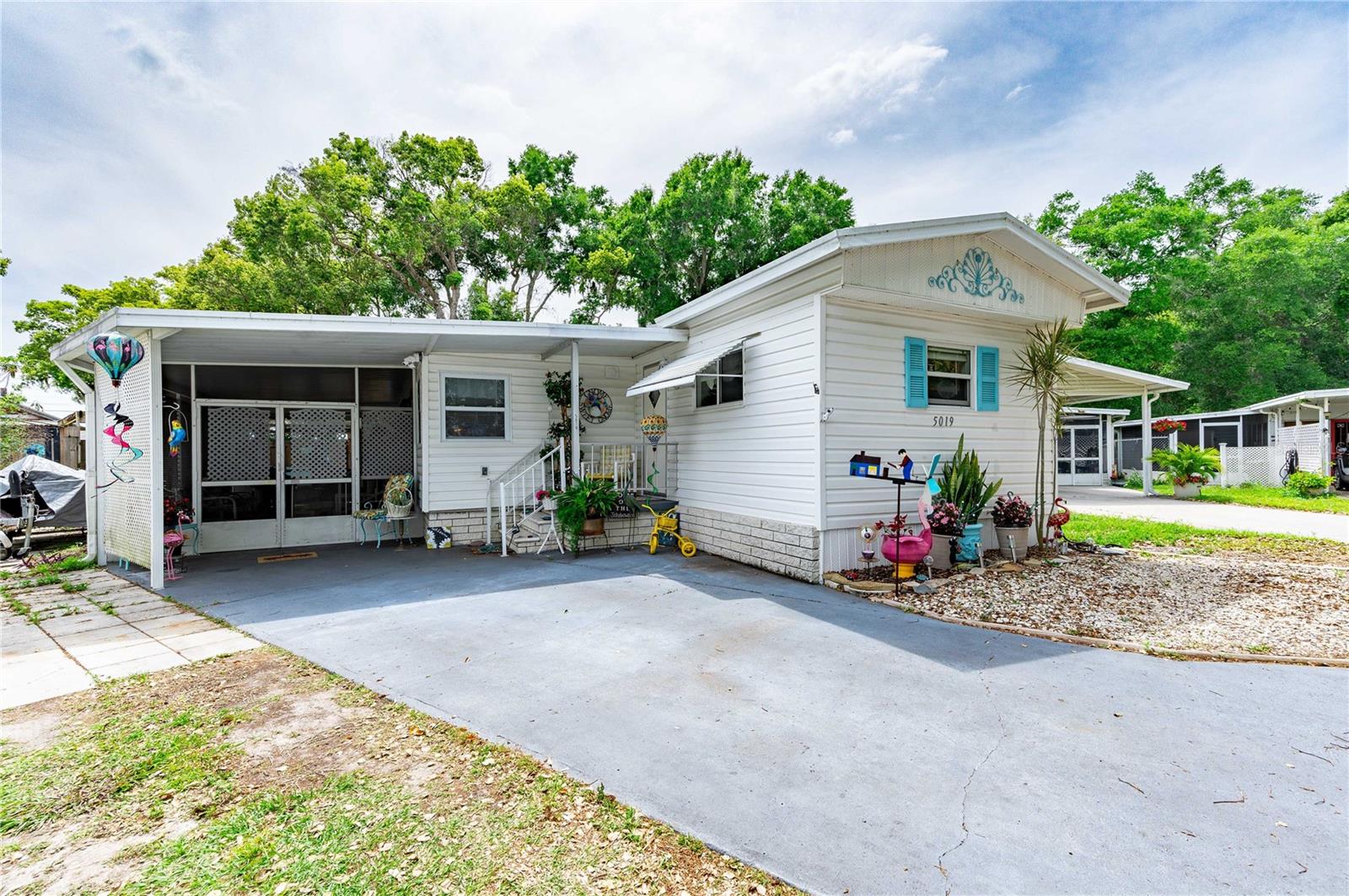 Shirley Cir, Zephyrhills, FL 33542