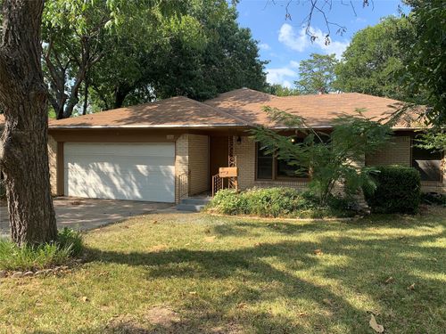 7433 Vallejo Dr, Dallas, TX, 75227-9236 | Card Image