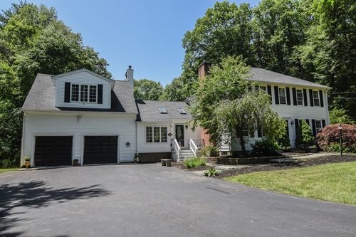 359 Se Main St, Douglas, MA, 01516-2713 | Card Image