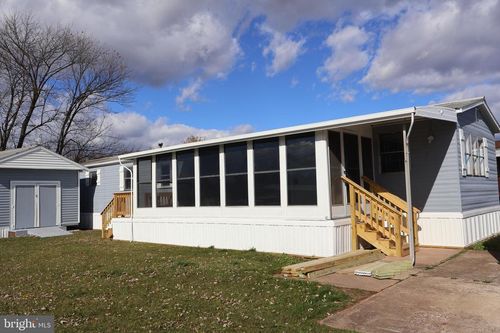 21 Rose Ave, Middletown, PA, 17057-4674 | Card Image