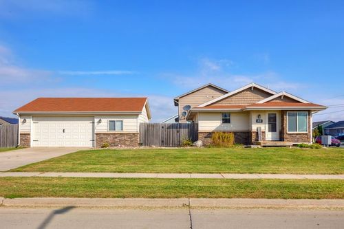 418 Ne Maple St, Elkhart, IA, 50073-8113 | Card Image